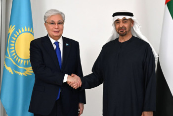 Фотография к новости: Токаев провёл встречу с президентом ОАЭ