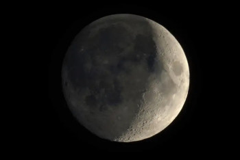 Фотография к новости: SpaceX запустила на Луну ракету с двумя частными модулями