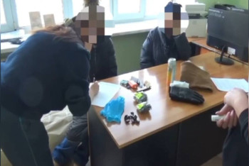 Фотография к новости: Мать-наркокурьер распространяла "синтетику" в ВКО