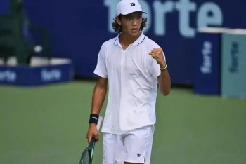 Фотография к новости: Амир Омарханов вышел во второй круг юниорского Australian Open