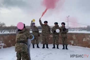 Фотография к новости: Гвардеец попал на гендер-пати после присяги в Павлодаре