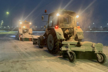 Фотография к новости: 1400 единиц спецтехники и 300 рабочих ночью убирают от снега улицы Астаны