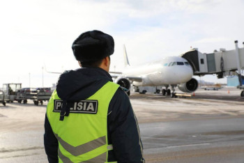 Фотография к новости: Иностранца сняли с рейса за плевок в аэропорту Алматы