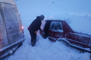 Фотография к новости: Шесть авто и микроавтобус накрыла лавина в Кыргызстане