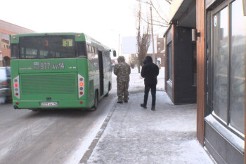 Фотография к новости: На неработающие теплые остановки жалуются павлодарцы