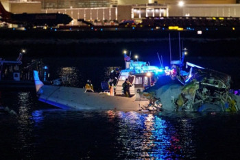 Фотография к новости: Авиакатастрофа в США: найдены "черные ящики" лайнера