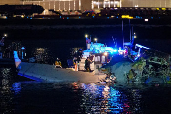 Фотография к новости: Авиакатастрофа в Вашингтоне: опознаны 38 тел из 67