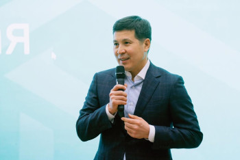 Фотография к новости: Абылкаир Скаков ушёл из Фонда социального медстрахования