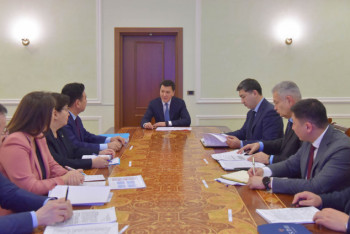 Фотография к новости: Ерлан Карин: в результате принятых государством мер произошло заметное снижение случаев детского суицида