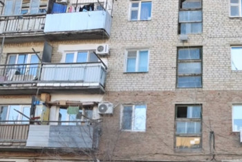 Фотография к новости: Жители аварийного дома в Атырау требуют срочного переселения