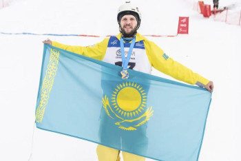 Могулист Павел Колмаков стал бронзовым призёром этапа Кубка мира в США