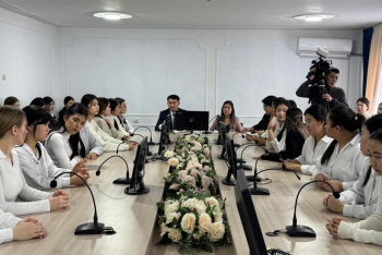 Фотография к новости: "Таза Қазақстан": среди студентов организован круглый стол на тему "Таза өлке"