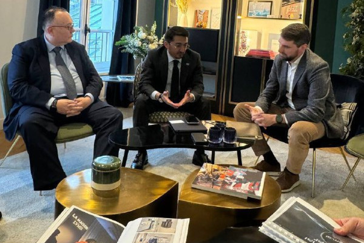 Министр Жаслан Мадиев встретился с топ-менеджментом OpenAI