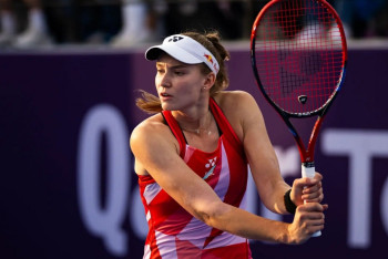 Фотография к новости: Елена Рыбакина вышла в четвертьфинал турнира в Катаре