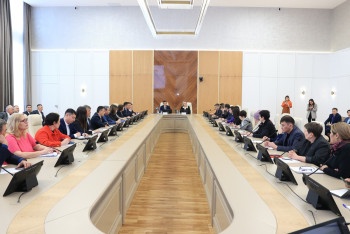 Фотография к новости: Пересмотреть классификацию бизнеса на малый, средний и крупный предложили в Костанае