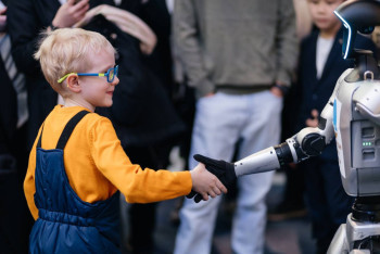 Фотография к новости: 50 тысяч гостей, нейросети и работа будущего: в Казахстане завершился "Город рабочих профессий"