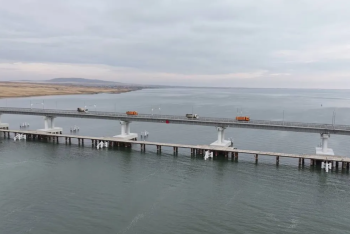 Фотография к новости: 170 тысяч авто проехало по самому длинному мосту в Казахстане