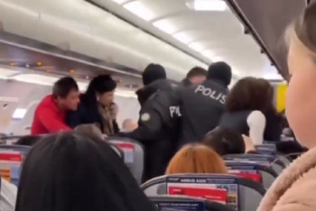 Драка на борту самолёта: казахстанкам грозит штраф в 120 тысяч долларов