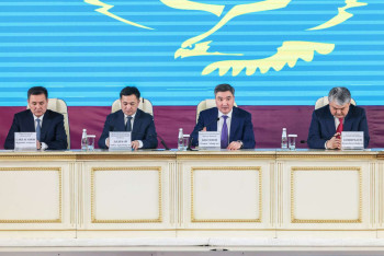 Фотография к новости: Бектенов представил активу ВКО нового акима