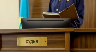 Казахстанку оштрафовали за неуважение к врачу