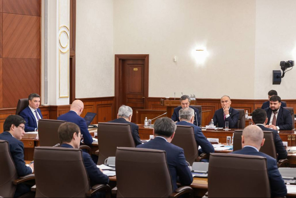 Бюджет не может покрыть все потребности транспортной отрасли – Бектенов