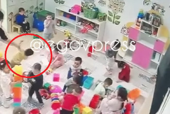 Воспитатель швыряла малышей в детсаду Усть-Каменогорска