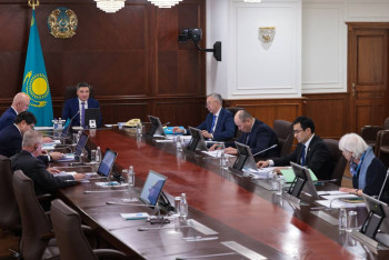 Фотография к новости: Доля казахстанских товаров и услуг в закупках выросла до 85 процентов - Рустам Карагойшин