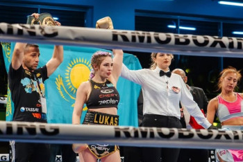 Фотография к новости: Две Барби встретились на ринге в Турции: Ангелина Лукас победила