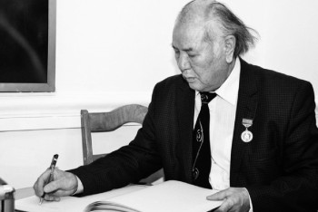 Фотография к новости: Ушла целая эпоха — Аида Балаева о смерти писателя Дулата Исабекова