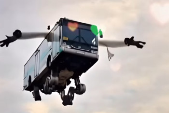 Алматинцы мечтают об автобусе с крыльями