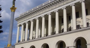 В случае соглашения с США Украина будет погашать долг сотни лет - The Economist