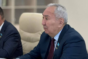 Фотография к новости: Жигули Дайрабаева освободили от должности в партии "Ауыл"