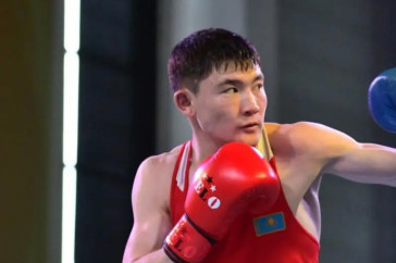 Фотография к новости: Работавший курьером казахстанец разгромил чемпиона Европы