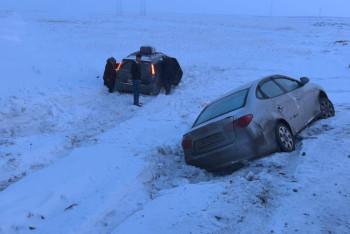 Фотография к новости: Иностранцы попали в аварию на трассе в Костанайской области