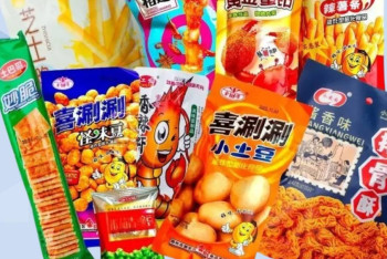 Отравление школьников: в Казахстане сняты с продажи опасные снеки из Китая