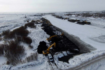 Фотография к новости: Атбасар снова в зоне риска подтопления: Дамбы укрепляют в Акмолинской области