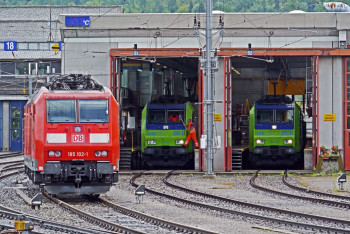 Фотография к новости: Казахстан безвозмездно передал локомотивы в Кыргызстан