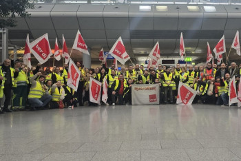 Фотография к новости: Аэропорт Гамбурга из-за забастовки  отменил все рейсы на 9 марта