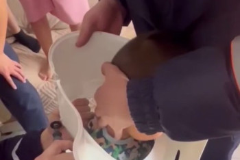 Фотография к новости: Спасатели с помощью инструментов сняли горшок с головы пятилетнего ребёнка в Астане