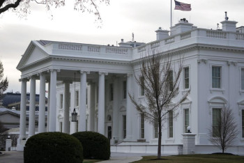 Фотография к новости: Стрельба у Белого дома: секретная служба открыла огонь по мужчине с оружием