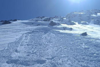 Службы МЧС Казахстана провели профилактический спуск лавины