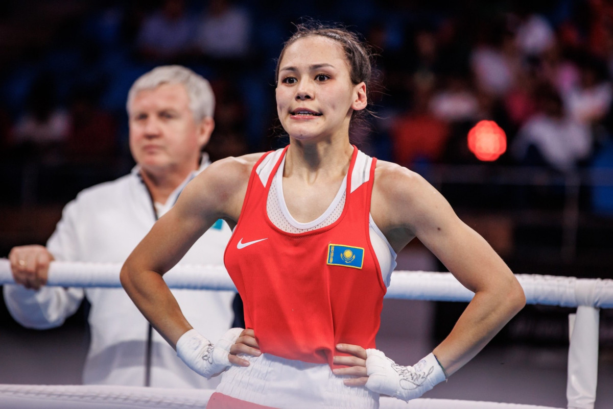 Фотография к новости: С двух побед стартовали казахстанки на женском чемпионате мира по боксу в Сербии