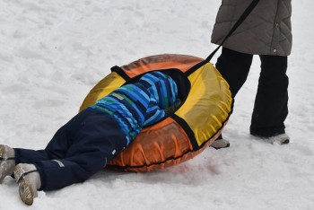 Мальчик на тюбинге угодил под колеса авто в Астане: как он себя чувствует