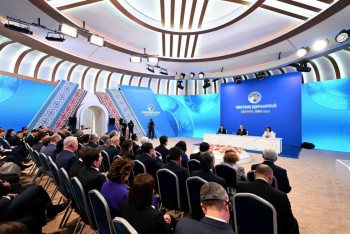 Фотография к новости: Важны вопросы культурной идентичности – политолог о выступлении Президента на курултае