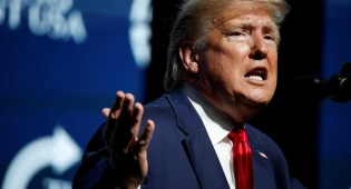 Трамп подписал указ о сокращениях в семи ведомствах
