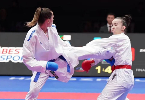 Фотография к новости: Молдир Жанбырбай завоевала серебро на турнире Премьер-лиги по карате в Ханчжоу