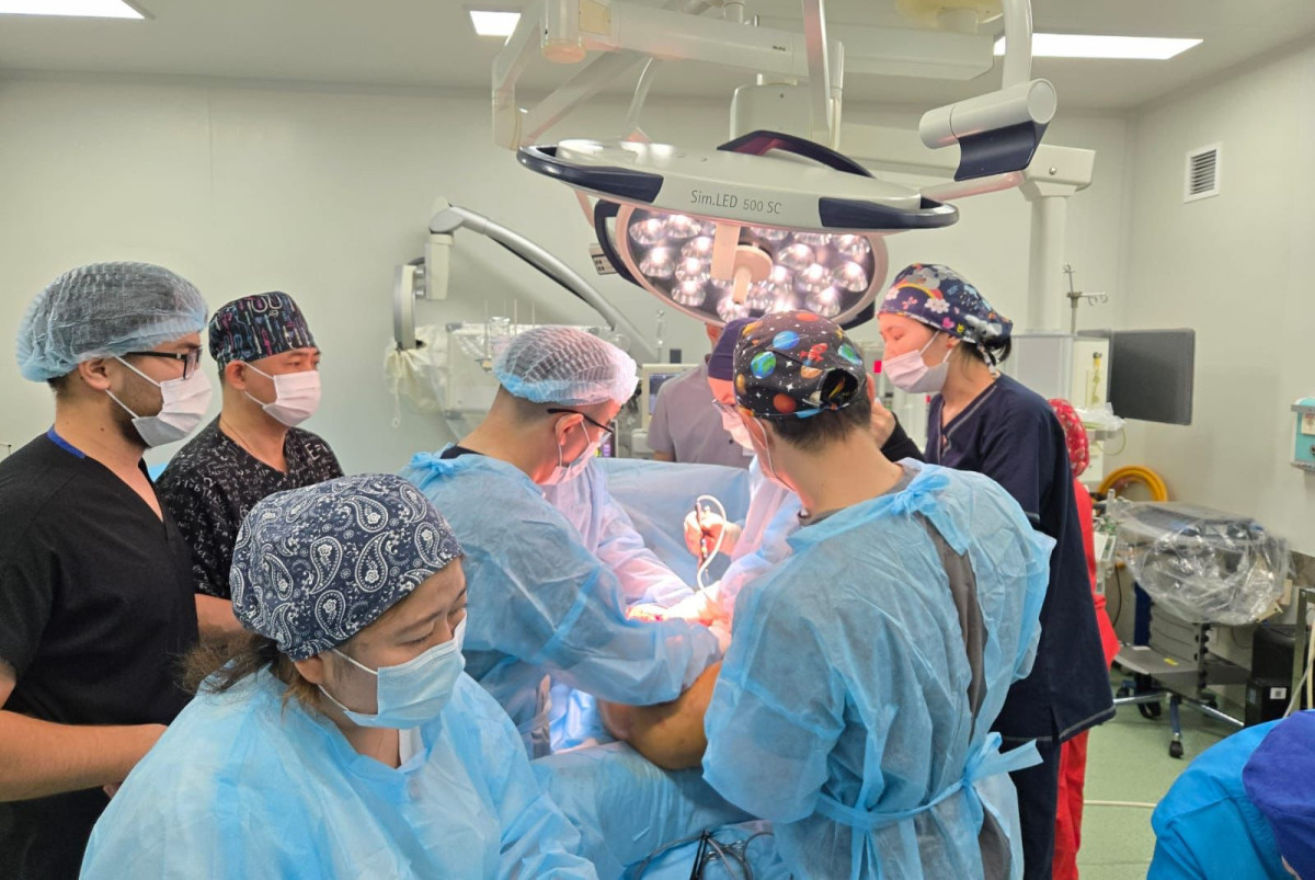 Дети с патологией таза получили шанс на нормальную жизнь после операции в Алматы