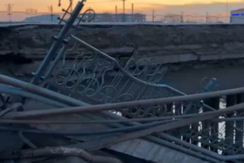 В Кызылорде рухнула часть автомобильного моста