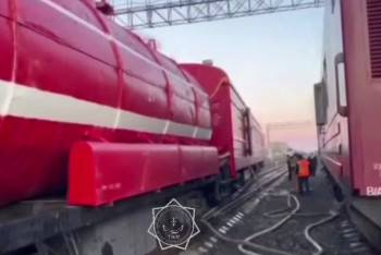 Фотография к новости: С помощью пожарного поезда потушили загоревшийся вагон в Актобе