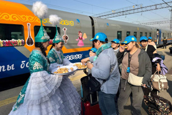 Фотография к новости: Как отмечают Наурыз в казахстанских поездах